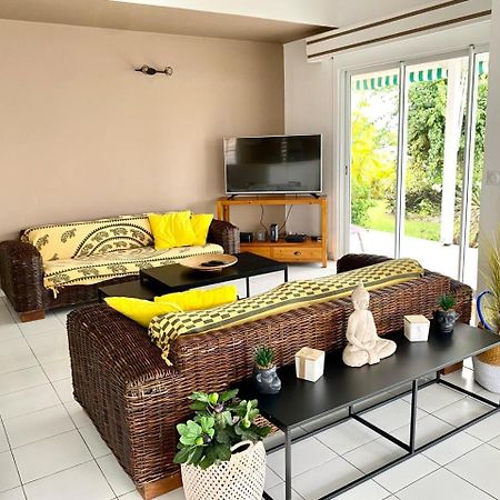 VILLA 6-10 PERS, VUE MER, Piscine Privée, PLAGE A PIEDS Le Gosier  Extérieur photo