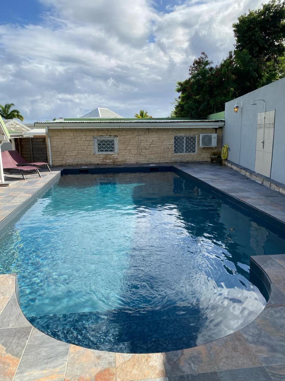 VILLA 6-10 PERS, VUE MER, Piscine Privée, PLAGE A PIEDS Le Gosier  Extérieur photo