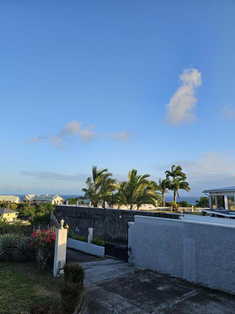VILLA 6-10 PERS, VUE MER, Piscine Privée, PLAGE A PIEDS Le Gosier  Extérieur photo